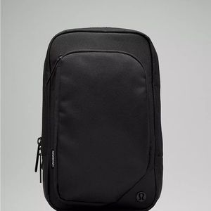 NWT Lululemon Commuter Sling Bag 3.5L